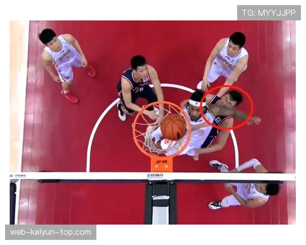 封盖犯规判定标准是什么？如何区分合法防守与犯规？