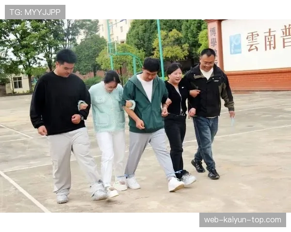 篮球前场规则解析，详解场地界限与违例判罚